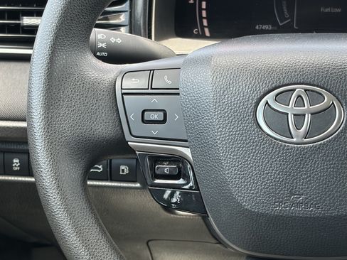 Used 2025 Toyota Camry LE FWD image 17