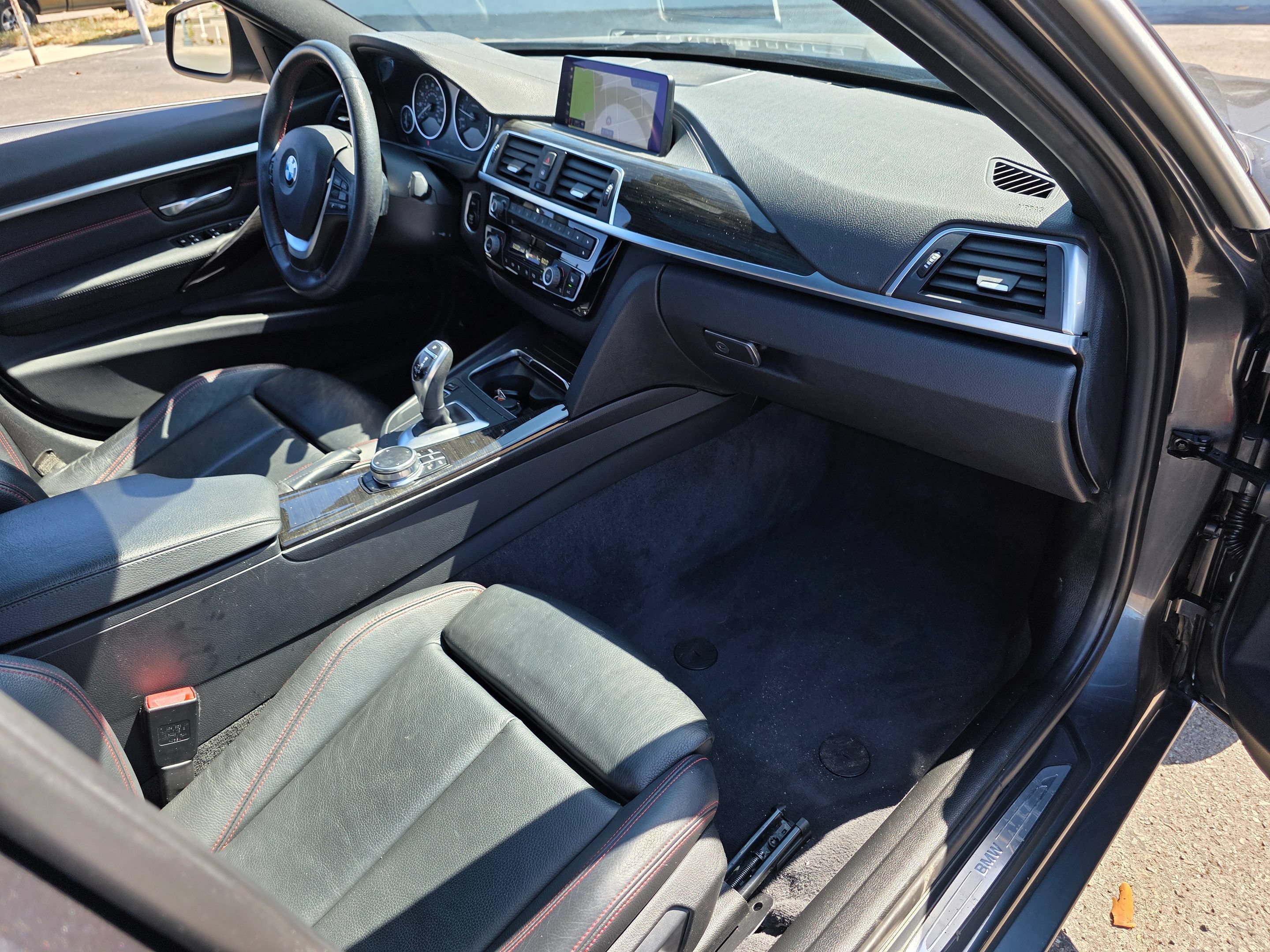 Used 2018 BMW 330i xDrive Sedan AWD/4WD image 15