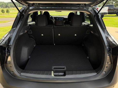 Used 2026 Nissan Kicks SV w/ SV Premium Package FWD image 30