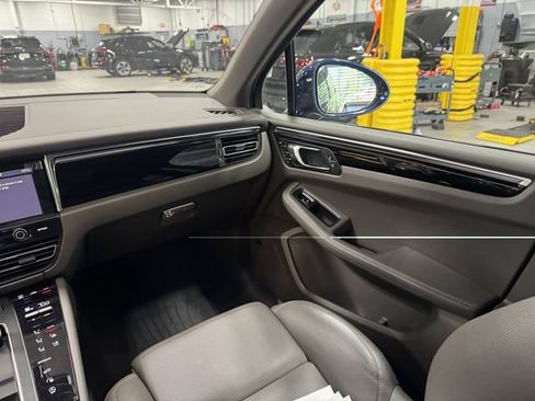 Used 2023 Porsche Macan S AWD/4WD image 16