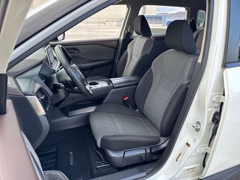 Used 2022 Nissan Rogue S image 8