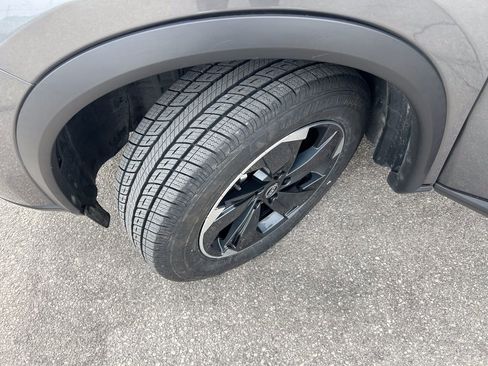 Used 2024 Nissan Rogue SV image 34