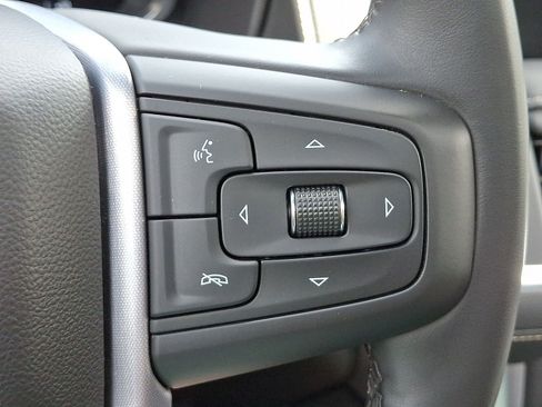 Used 2024 GMC Yukon SLT w/ SLT Premium Package AWD/4WD image 15
