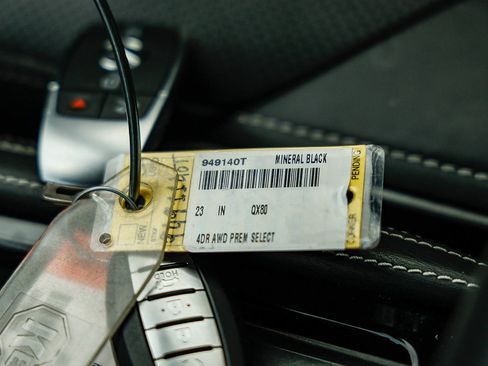 Used 2023 INFINITI QX80 Premium Select w/ Cargo Package image 7