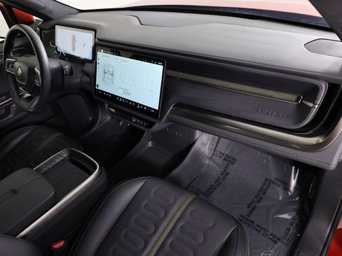 Used 2025 Rivian R1S Adventure AWD/4WD image 31