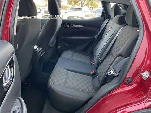 Used 2022 Nissan Rogue Sport SV image 15