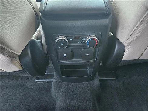 Used 2021 Ford Explorer XLT image 16