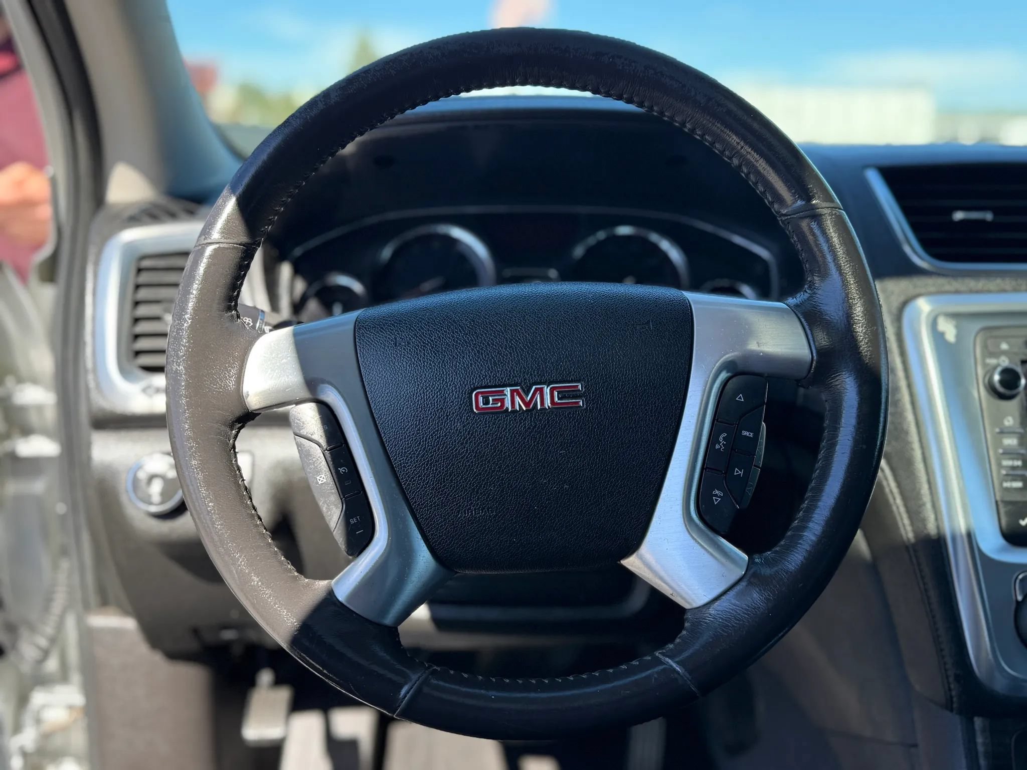 Used 2015 GMC Acadia SLT FWD image 25