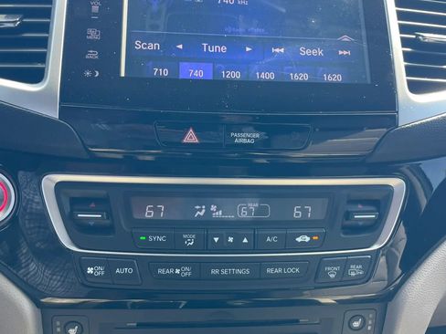Used 2017 Honda Pilot Elite image 29