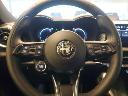 Used 2025 Alfa Romeo Tonale w/ Active Assist Package image 23