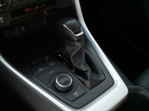 Certified 2022 Toyota RAV4 XLE Premium image 24