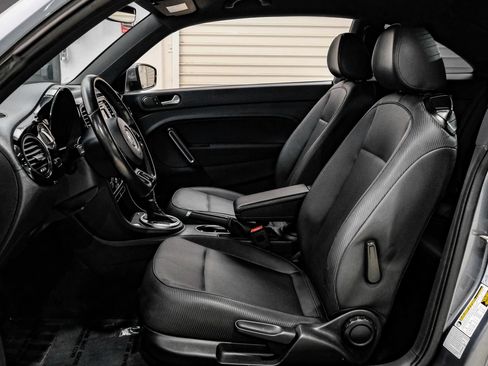 Used 2018 Volkswagen Beetle 2.0T S FWD image 35