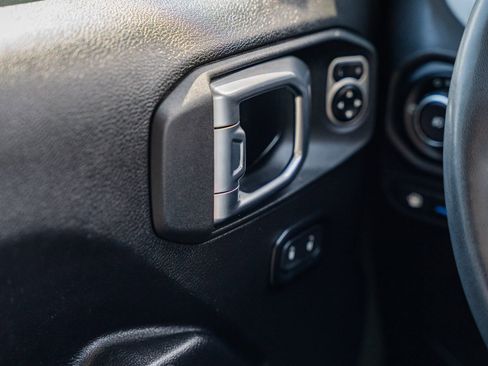 Used 2024 Jeep Wrangler Unlimited w/ Convenience Group image 27