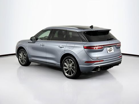 Used 2022 Lincoln Corsair Grand Touring w/ Towing Package image 9