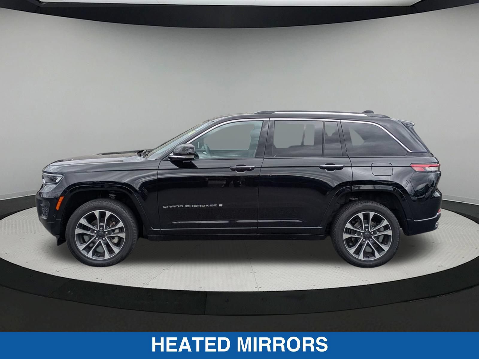 Used 2023 Jeep Grand Cherokee Overland w/ Luxury Tech Group IV AWD/4WD image 7