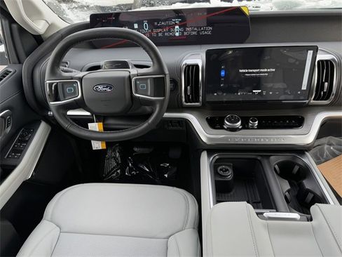 New 2026 Ford Expedition Platinum w/ Driver's Package image 12