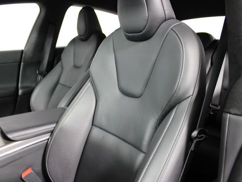 Used 2022 Tesla Model S Plaid image 10