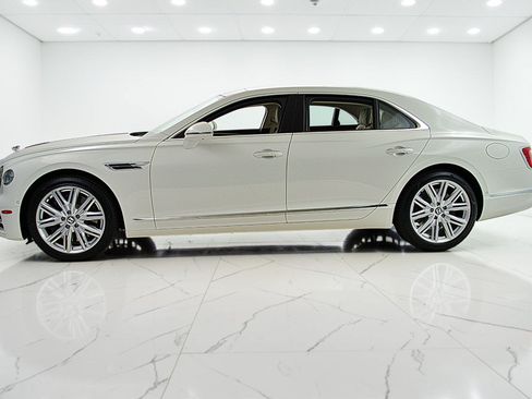 Certified 2023 Bentley Flying Spur Plug-In Hybrid AWD/4WD image 3