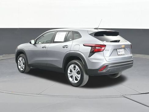 Used 2024 Chevrolet Trax LS FWD image 9
