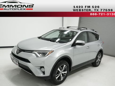Used 2018 Toyota RAV4 XLE FWD image 1