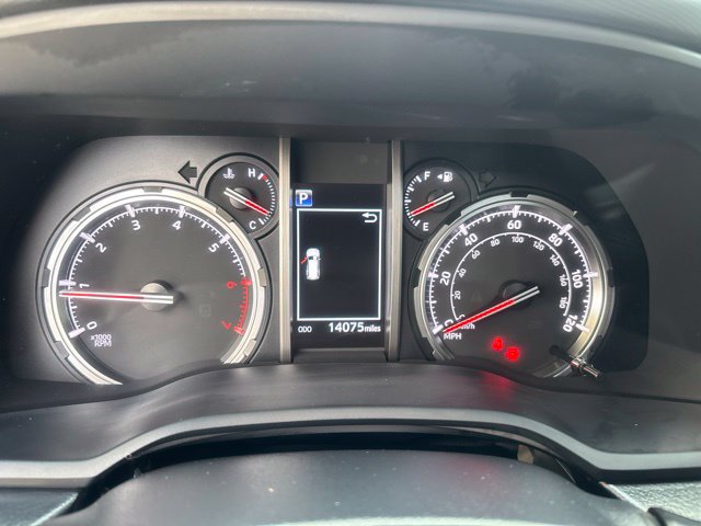Used 2023 Toyota 4Runner TRD Off-Road Premium w/ Moonroof Package AWD/4WD image 23
