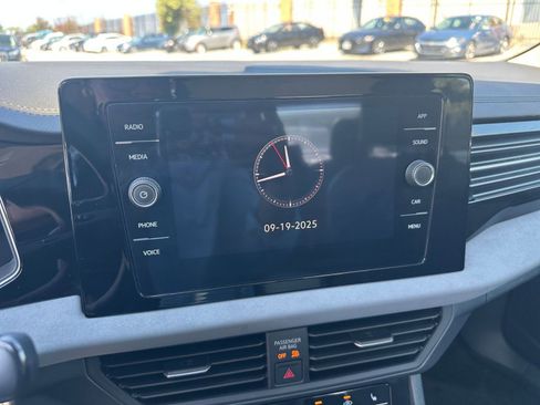 Used 2025 Volkswagen Jetta SE image 21