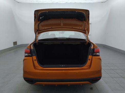 Used 2021 Nissan Versa SR FWD image 29