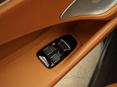 Used 2021 McLaren GT image 16
