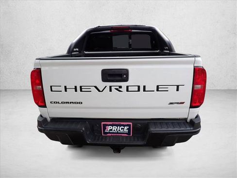 Used 2022 Chevrolet Colorado ZR2 w/ ZR2 Dusk Special Edition AWD/4WD image 3