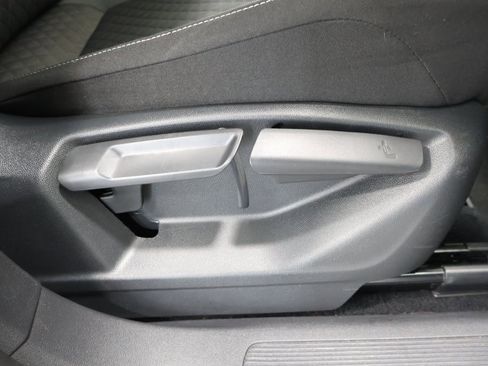 Used 2021 Volkswagen Tiguan S image 22