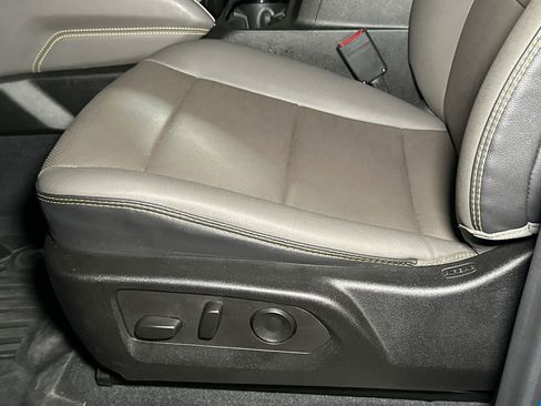 Used 2024 Chevrolet Colorado ZR2 w/ ZR2 Convenience Package III image 18