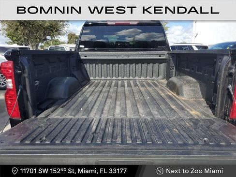 Used 2024 Chevrolet Silverado 2500 LT w/ Convenience Package image 11