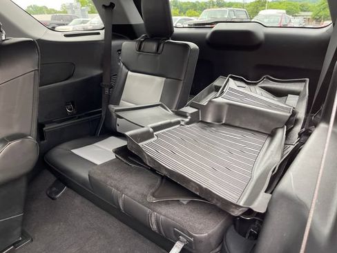Used 2023 Ford Explorer XLT w/ Equipment Group 202A AWD/4WD image 29