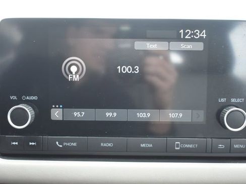 Used 2023 Honda HR-V LX image 6
