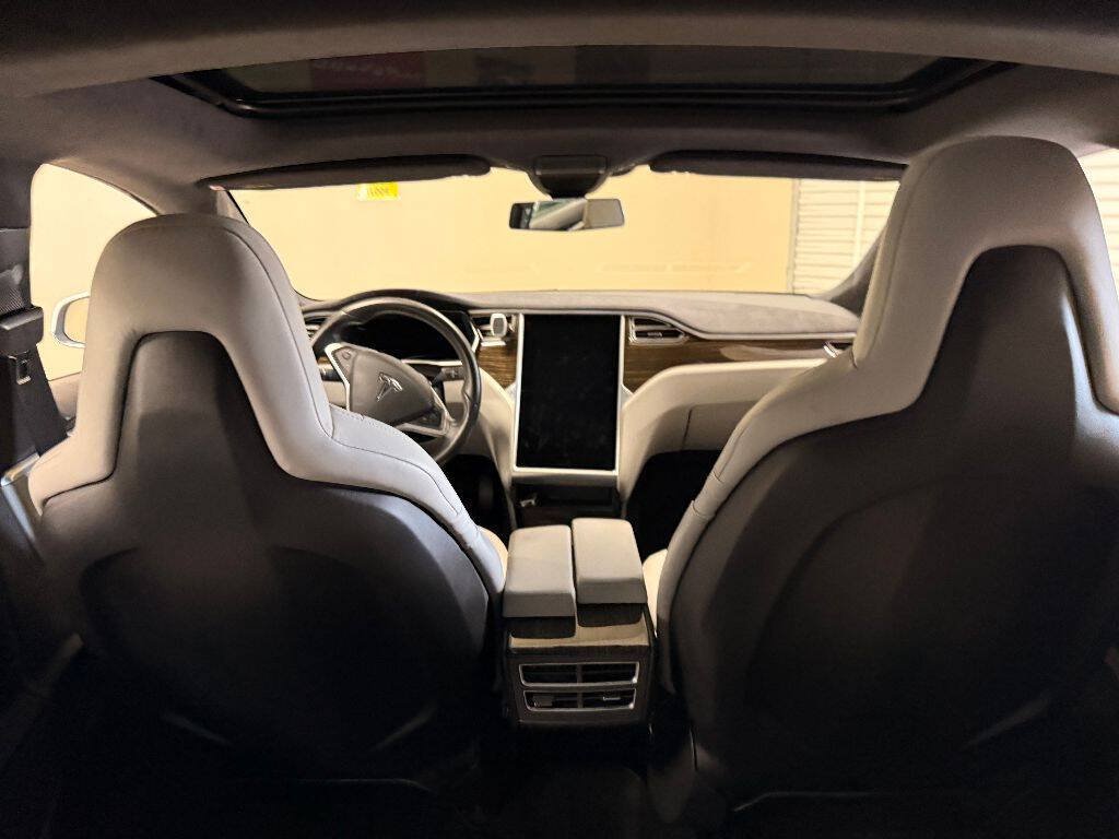 Used 2016 Tesla Model S 85 RWD image 24