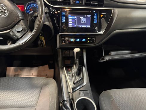 Used 2017 Toyota Corolla LE w/ Carpet Mat Package (TMS) FWD image 20