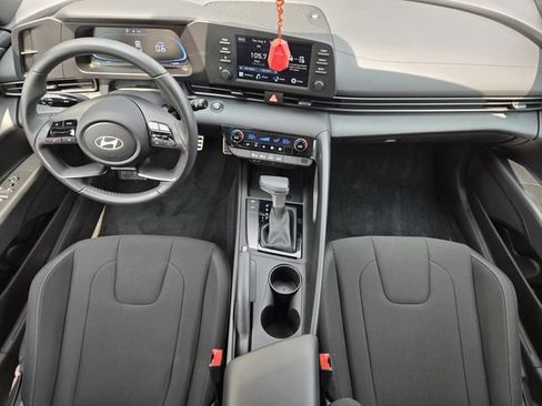 Certified 2025 Hyundai Elantra Sport FWD image 24