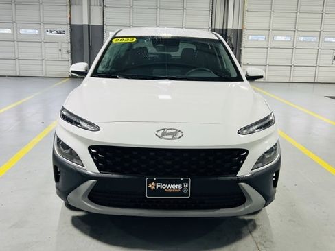 Used 2022 Hyundai Kona SE w/ Cargo Package image 12