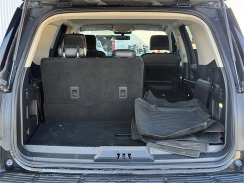 Used 2022 Ford Expedition XLT image 32