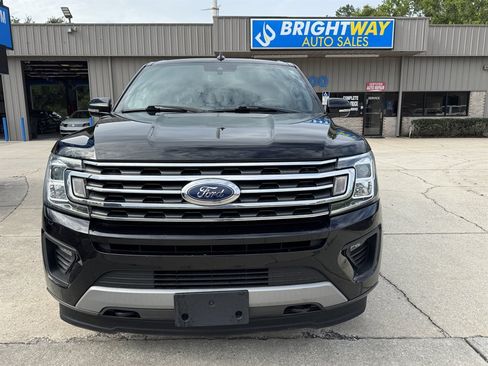 Used 2020 Ford Expedition Max XLT w/ Equipment Group 202A AWD/4WD image 4