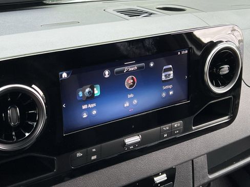 New 2025 Mercedes-Benz Sprinter 2500 image 18