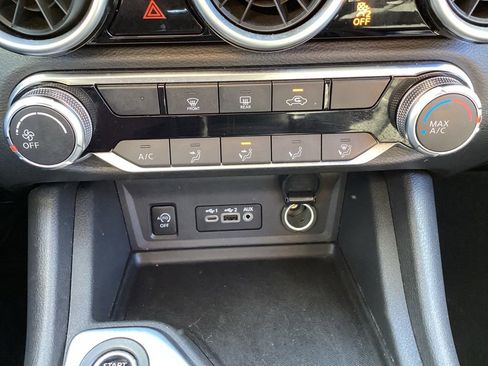 Used 2025 Nissan Sentra SV FWD image 18