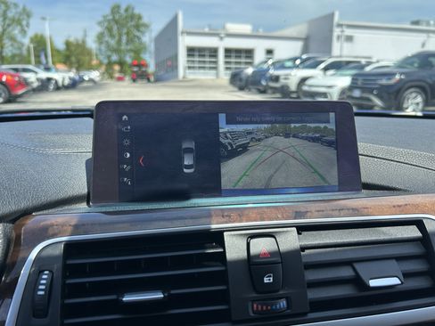 Used 2018 BMW 328d xDrive Sedan w/ Convenience Package AWD/4WD image 13