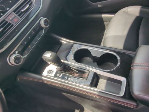 Used 2024 Nissan Altima 2.5 SR w/ SR Premium Package FWD image 19