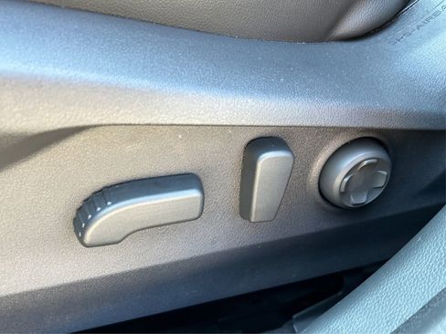 Certified 2025 Subaru Outback Limited image 37