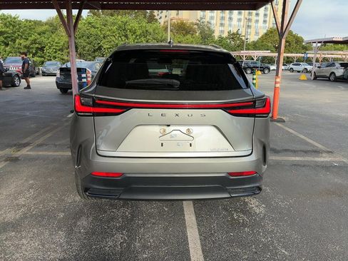 Used 2024 Lexus NX 250 FWD image 10