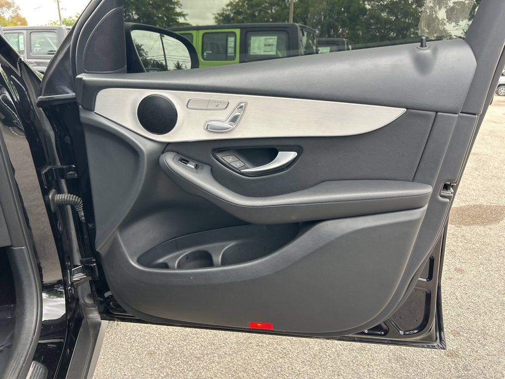 Used 2022 Mercedes-Benz GLC 300 image 25