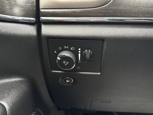Used 2018 Jeep Grand Cherokee Limited AWD/4WD image 25