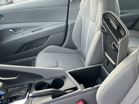 New 2026 Hyundai Elantra SE FWD image 12