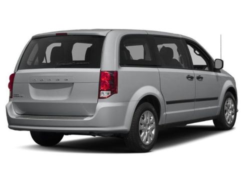 Used 2019 Dodge Grand Caravan GT FWD image 2